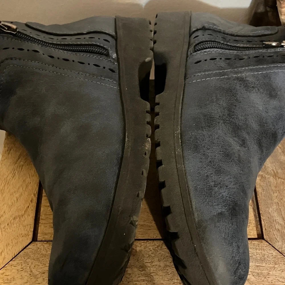 Blue booties! JSpoet women’s Jenna 8M faux leather